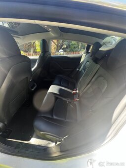 Tesla Model 3 Long Range - 3