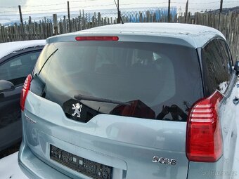 Peugeot 5008. Sklo pátých dveří. - 3