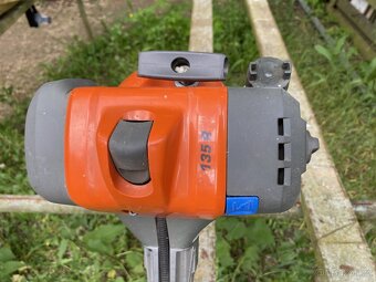 HUSQVARNA 135R benzínový křovinořez - 3