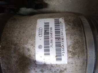 Levý přední vzduchový tlumič měch Audi Q7 7L8616039B - 3
