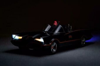 Batmobile 1/18 se svetly a figurkami Batman a Robin - 3