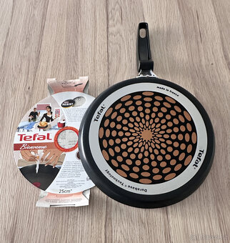 Palačinková pánev TEFAL průměr 25 cm - nová - 3