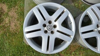 Long Beach 17" 5x100 - 3