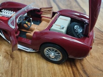 Ferrari 250 Testa Rossa 1/18 - 3