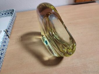 POPOLNÍK NA CIGARY Z HUTNÉHO SKLA--BOHEMIA GLASS--80te. roky - 3