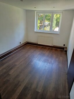Pronájem bytu 3+1 (65 m²) se zahradou a garáží - 3