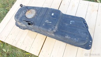 Kia Sportage 1 –Nádrž paliva - 3