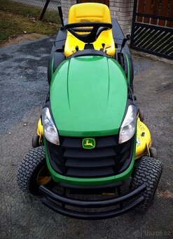 Sekací traktor John Deere X155R - 3