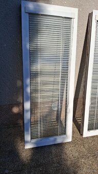 Prodám dvě fixní okna REHAU - 3