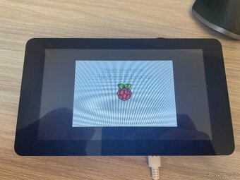 Raspberry Pi 3 B+ + Pi Touch display 7" - 3