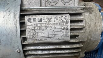 Elektromotor se šnekovým převodem - 3