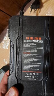 7 - stupňová nabíječka autobaterií 12V/24V - 10A/5A - 3