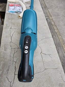 Makita 18V DCL182 na baterky Vysavač + Extra - 3