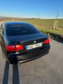 BMW E92 320 D manuál - 3