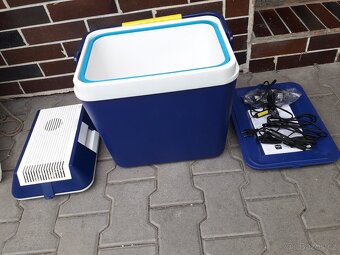 Prodám 2 x použitou autoledničku s ventilátorem na 12 V. - 3