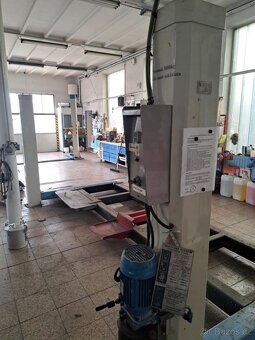 Rámový hever / rovnací rám CAR SYSTEM – Verona, Itálie (nosn - 3