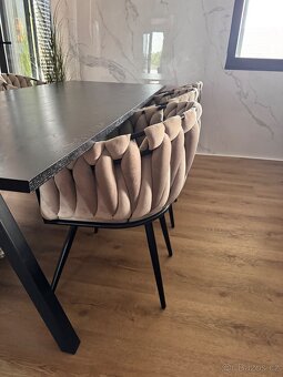 Set jídelního stolu a židlí - 3