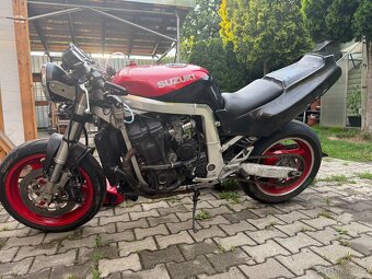 gsx-r 1100 - 3