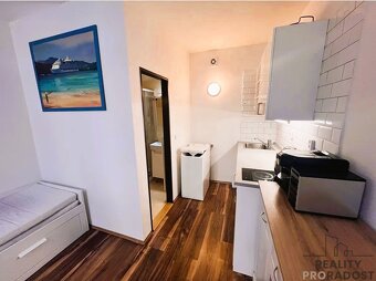Pronájem bytu 1+kk 23 m² Křižíkova, Praha - 3