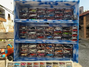 Hot weels pres 320ks - 3