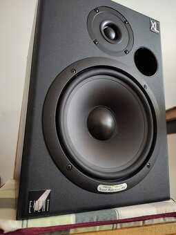 Event TR 8 XL ,150 w ,8"   studiové monitory - 3
