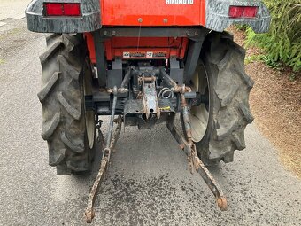 Traktor KUBOTA - 3