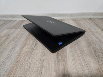 15,6" notebook Fujitsu A555 - 3