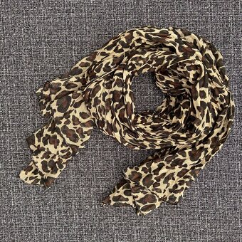 Dámská béžová pletená čepice vel. 56-58 - 3