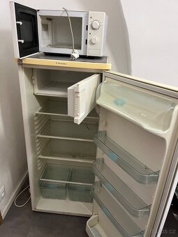 Lednice a mikrovlnka - 3