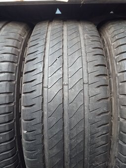 215/65/16 C Michelin - 3