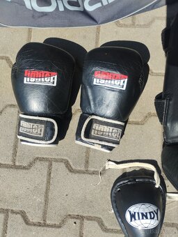 Chrániče na kickbox, thajský box, bojové sporty. - 3