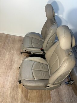 /// Interiér-sedačky Mercedes Benz W211 combi /// - 3
