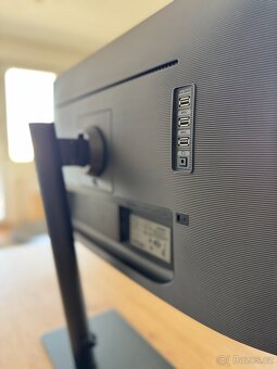 LCD Monitor 27" Samsung ViewFinity S800UA - jako nový - 3