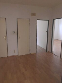 Prodej bytu 2+1, 53 m2, ulice Švermova, Beroun - 3