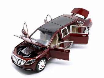 Modely 1:24 rozprodám sbírku nádherných Mercedesů v kovu - 3