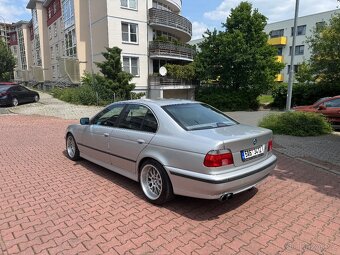 BMW E39 535i V8 - 3