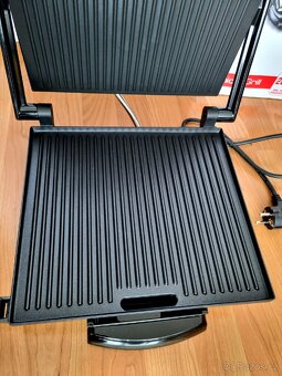 Kontaktní gril Tefal GC241D - 3