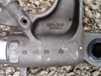 Pravý spodek přední vidlice Honda CB 1000R R.V. 2008 - 3