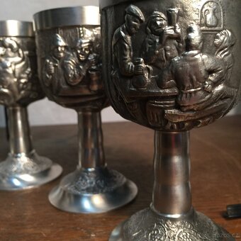 cínové číše zbobené poháry masivní 2 kg cínu TOP stav - 3