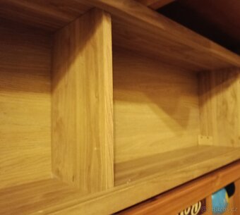 Vysoká skříňka do koupelny a polička na zeď - 3