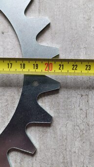 Přídavná kola k robotické sekačce - 3