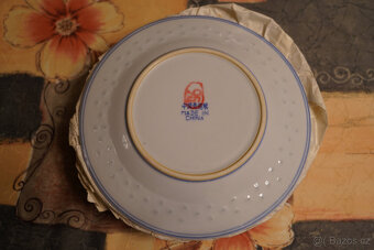 jídelní talíře+hrnečky - 3