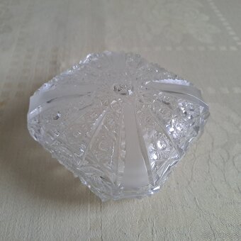 skleněná broušená dóza - 3