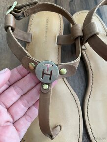 Hnědé kožené sandály sandálky Tommy Hilfiger - 3