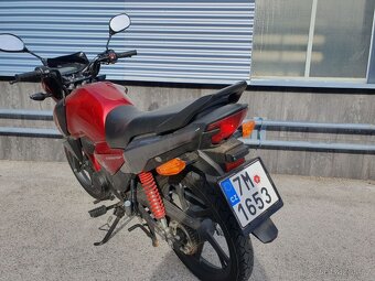 Honda CB 125F - 3