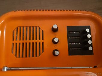 Tv TESLA - 3