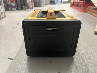 Nabízím nabíječku na autobaterie NEFUKČNÍ - 3