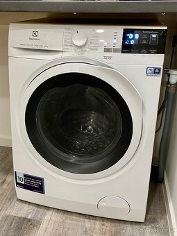 Pračka se sušičkou Electrolux EW7WO448WC - 3