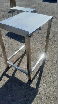 Nerezový stůl 54x70x90 cm se zadním lemem. - 3