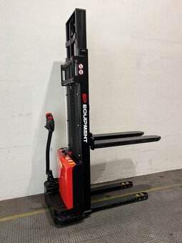 Vysokozdvižný vozík elektrický ESL122 3016mm Li-ion, použitý - 3